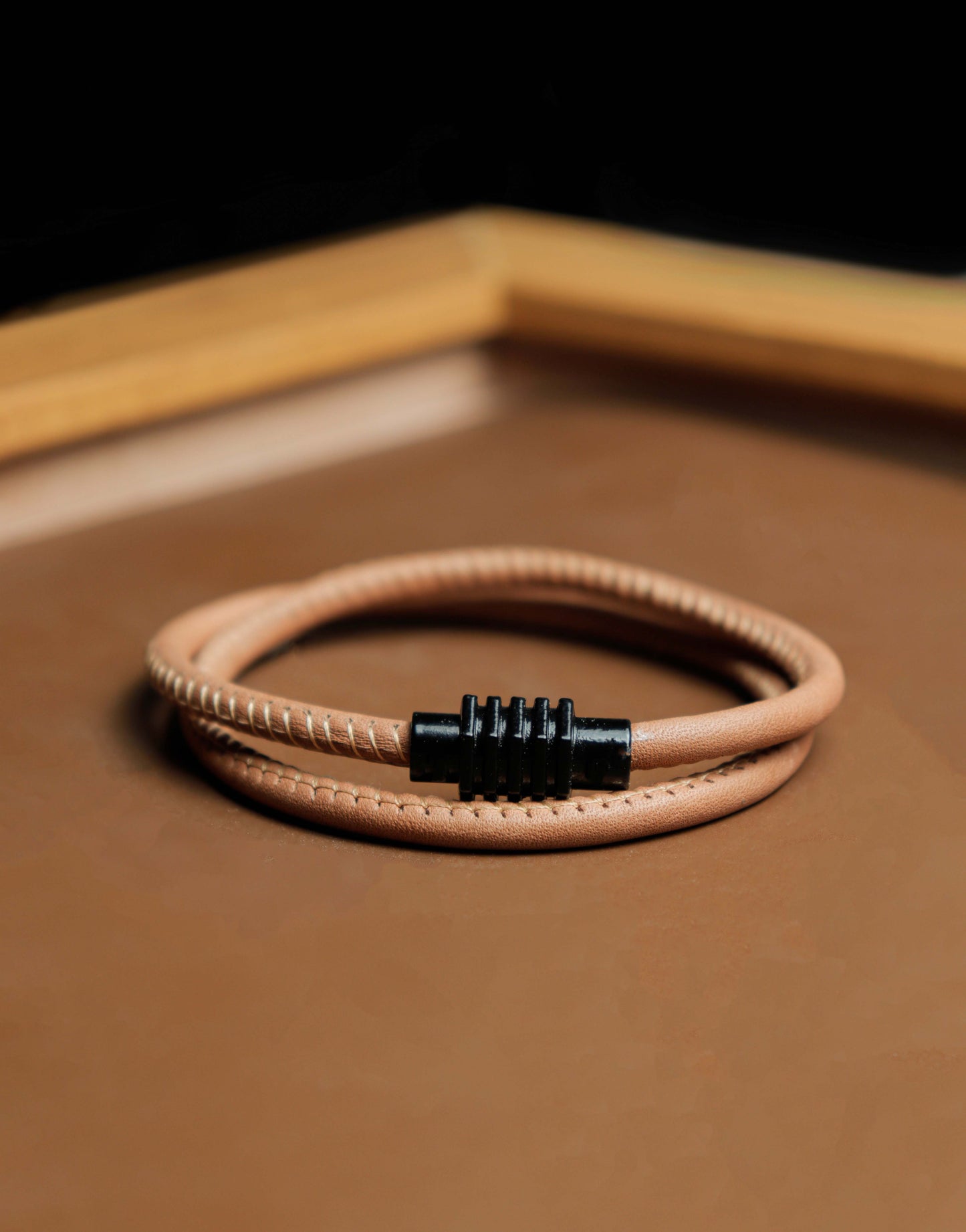 Eternity Looped Napa Leather Bracelet with Magsnap