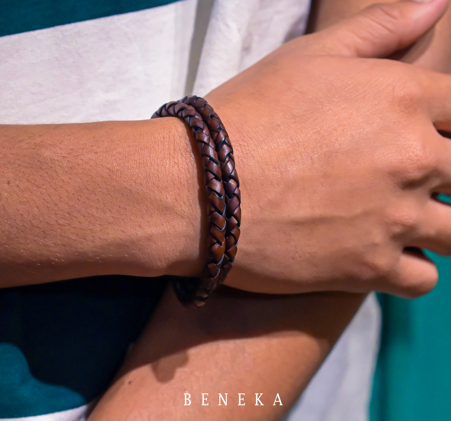 Eternity Looped Brown Leather Bracelet with Magsnap