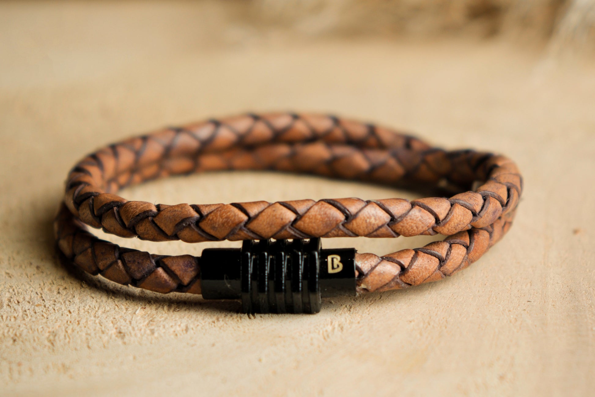 Eternity Looped Rust Brown Leather Bracelet with Magsnap